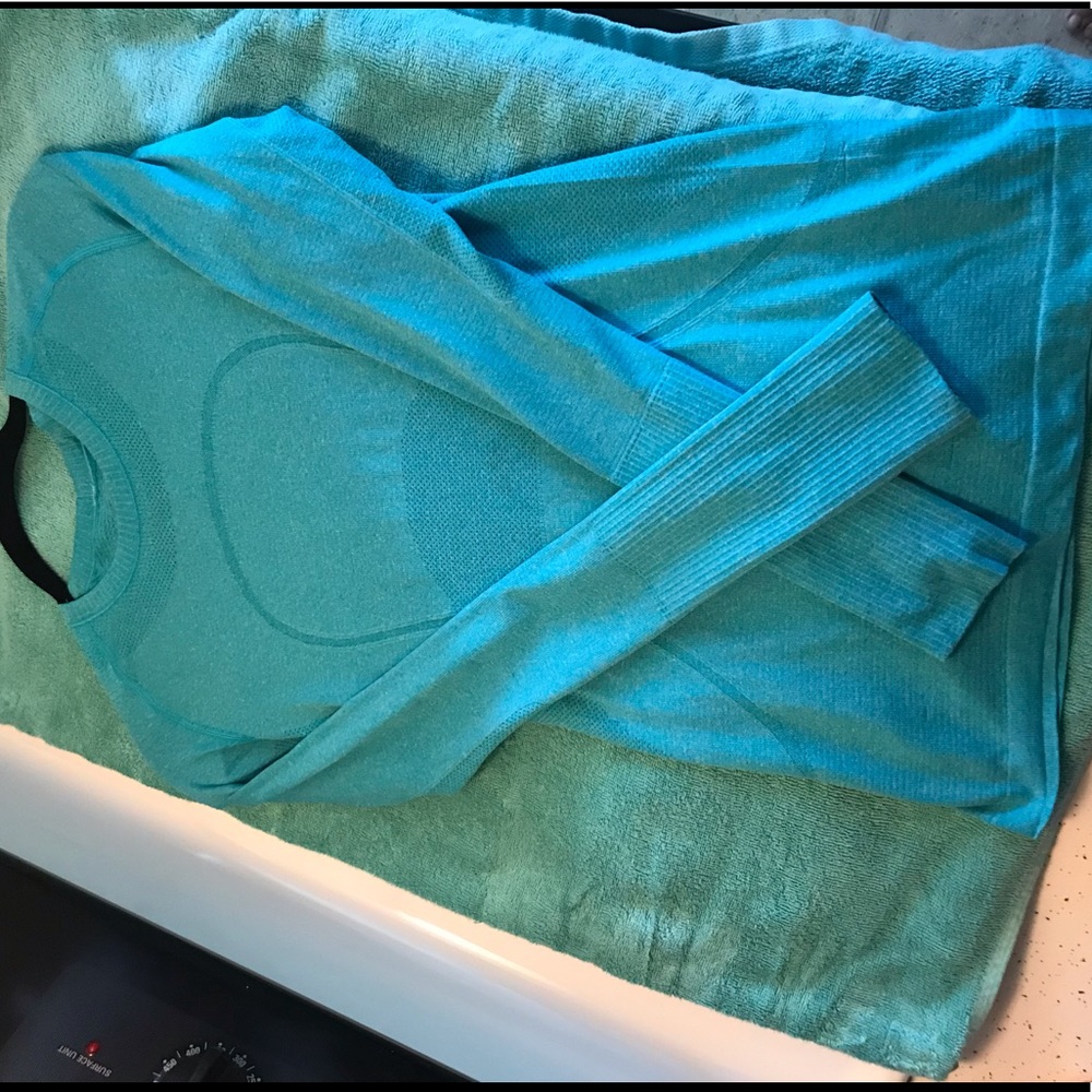 Lululemon top size 6